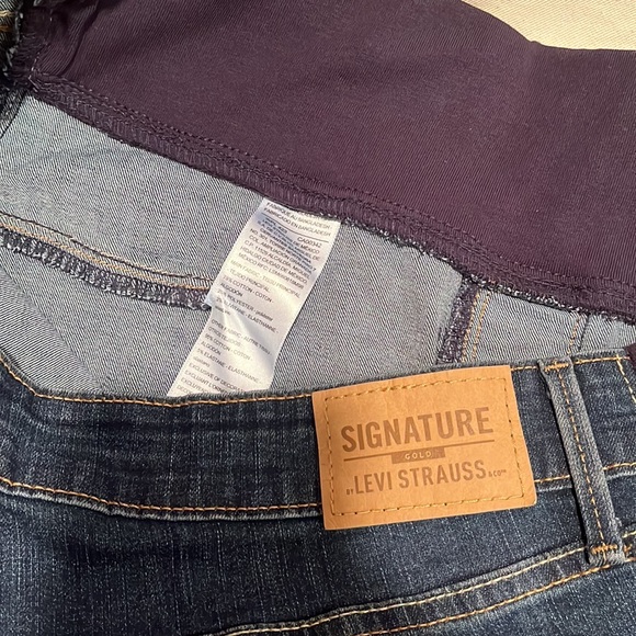Levi Strauss Signature Maternity Jeans - Picture 7 of 8